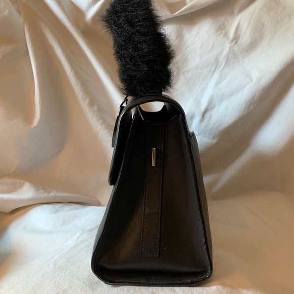 Time's Arrow black leather  'Ava Satchel' handbag with sheep fur handle - Picture 2 of 11